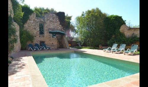 Valls Villa Sleeps 6 With Pool