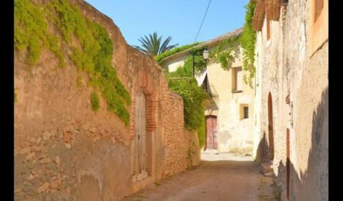 Valls Villa Sleeps 6 With Pool
