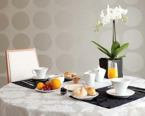 Cardal Hotel