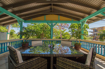 Hotel Lazy Parrot Inn