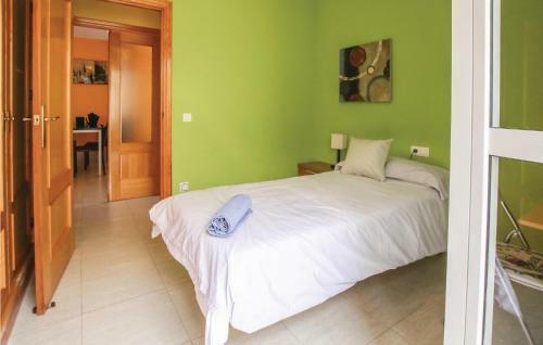 Three-bedroom Apartment In Vera