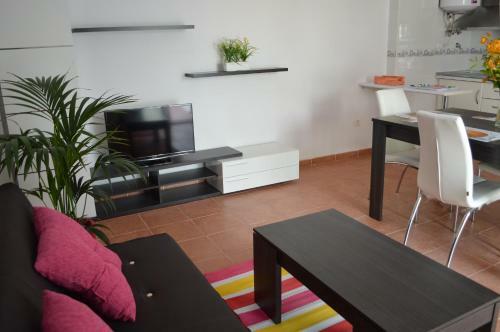 Ground Floor Apartment, Private Patio, North Facing