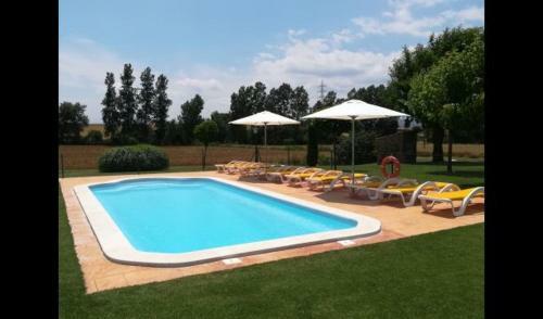 Vic Villa Sleeps 14 With Pool