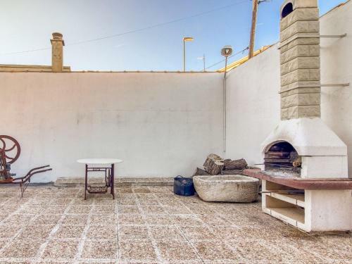 Fascinating Holiday Home In Villaca�as With Swimming Pool