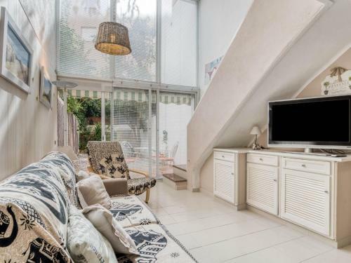 Waterfront Apartment In Playa de Aro With Patio