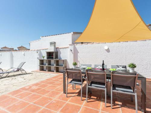 Modern Villa With Private Pool In Empuriabrava