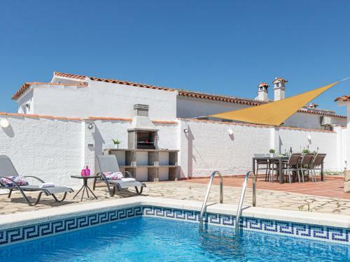 Modern Villa With Private Pool In Empuriabrava