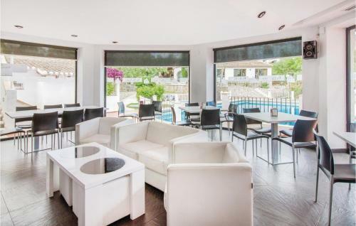 Apartamentos Nice Home In Pego W/ Wifi And 2 Bedrooms