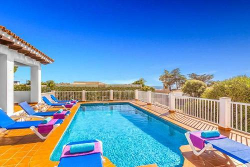 Punta Prima Villa Sleeps 7 Pool Air Con Wifi
