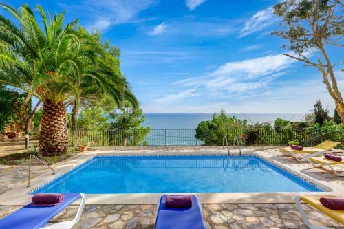 Aiguablava Villa Sleeps 6 With Pool