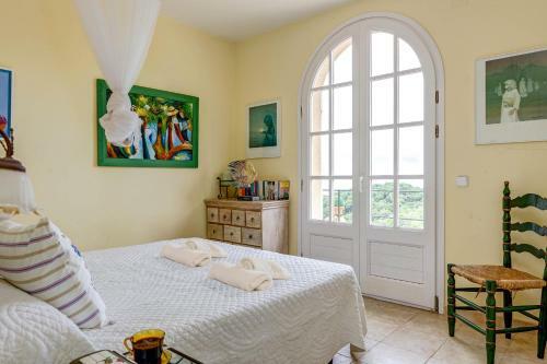 Tamariu Villa Sleeps 6 With Pool