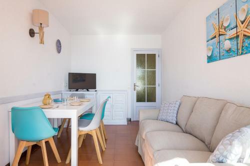 Apartment In Tamariu Sleeps 6