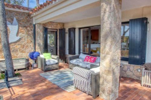 Villa In Tamariu Sleeps 8 Includes Swimming Pool