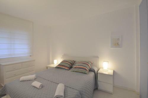 Apartment In Tamariu Sleeps 4
