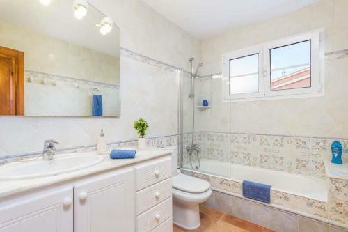 Cala Galdana Villa Sleeps 6 With Pool Air Con And Wifi