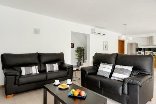 Cala Galdana Villa Sleeps 8 With Pool Air Con And Wifi