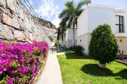 Sunshine Beach Villas