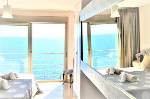 Villa Casa Cabrera- En Primera Linea de Mar- Cala Pi-
