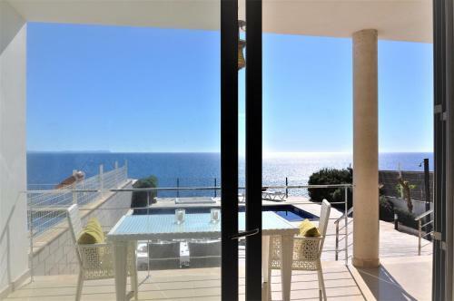 Villa Casa Cabrera- En Primera Linea de Mar- Cala Pi-