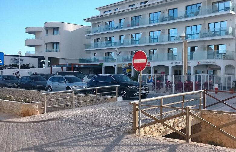 Apartamentos Salema Praia Club