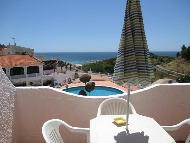 Apartamentos Salema Praia Club