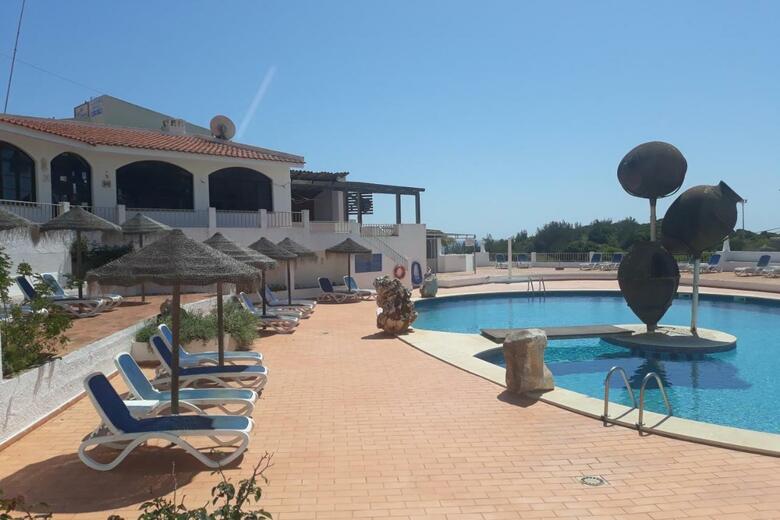 Apartamentos Salema Praia Club