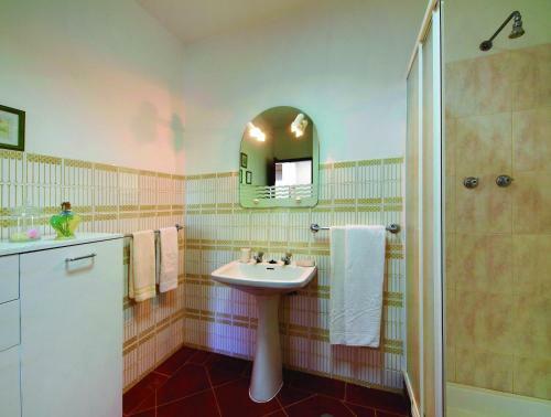 Seaview Apartments