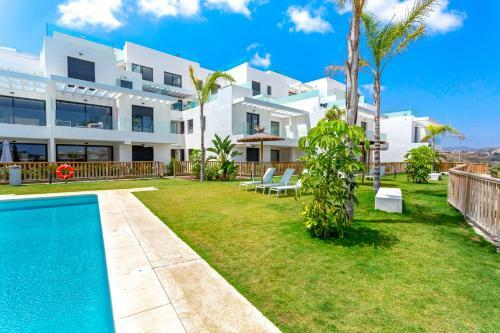 Lets In The Sun Casa Banderas Apartment