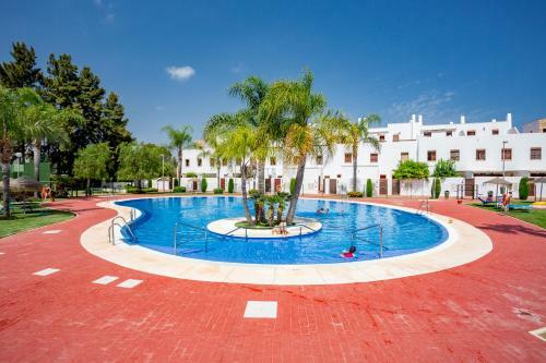 Lets In The Sun - Navigolf Apartment