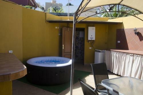 Canarian House With Views And Pool