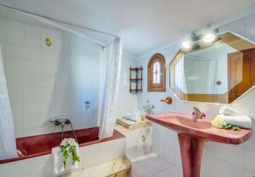 Playa de Muro Villa Sleeps 8 With Air Con