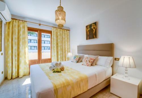 Playa de Muro Villa Sleeps 8 With Air Con