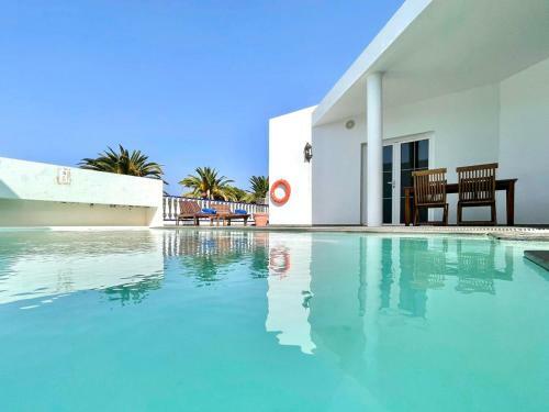 Villa Con Piscina Privada Y Terraza En Lanzarote