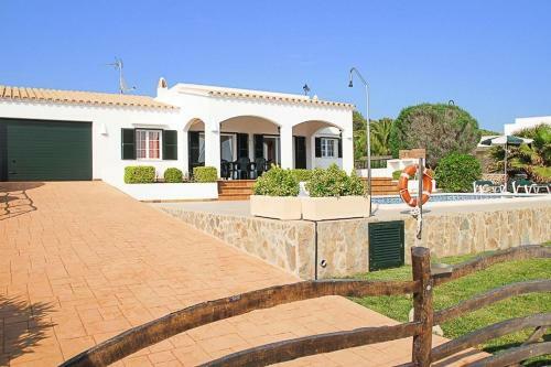 Binibequer Vell Villa Sleeps 6 With Pool And Air Con