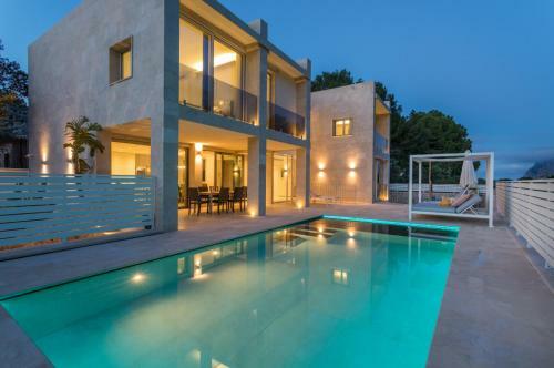 Extravagant Pollensa Villa Casa Lesplendor 4 Bedrooms Pool Table Modern Design