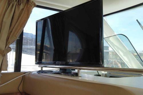 Yate de Lujo En Getxo Luxury Yacht In Getxo