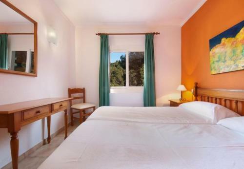 Sant Vicent de Sa Cala Apartment Sleeps 4 With Pool And Wifi