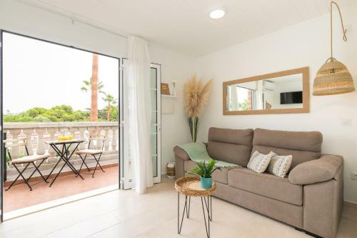 Moderno Apartamento En Calan Bosch- C10