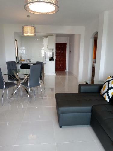Impeccable 2-bed Apartment Ecuador Los Claveles