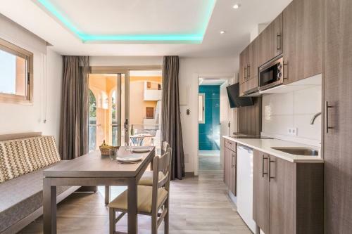 Ferrera Luxe Apartamento 704