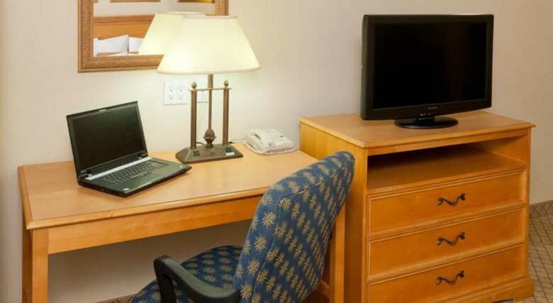 Holiday Inn Express Hotel & Suites Universal