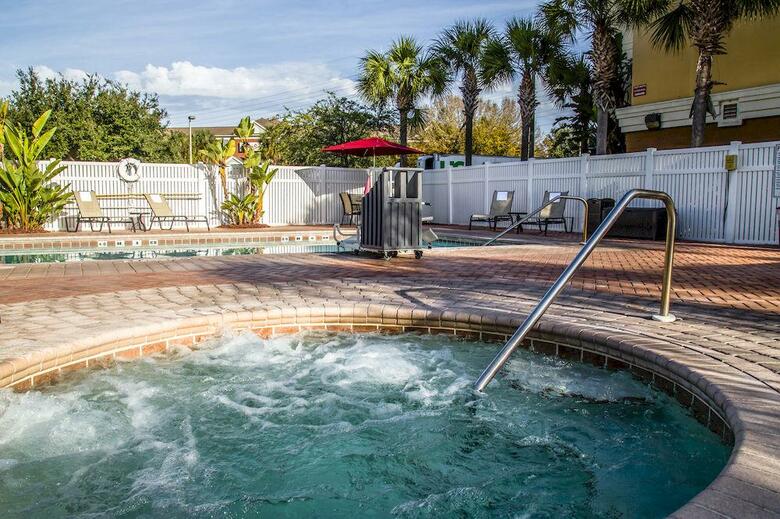 Hotel Comfort Suites Universal Studios Area