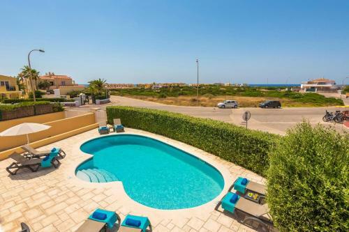 Gris 4 Bedroom Villa, Cala'n Forcat