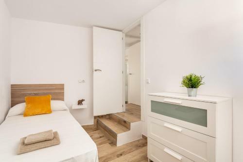 5 Soles 4 Bedroom Apartment, Santandria