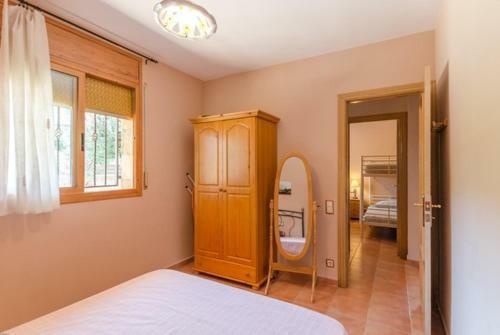 Montbarbat Villa Sleeps 8 Pool