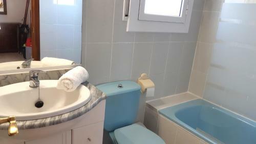 Montbarbat Villa Sleeps 8 Wifi