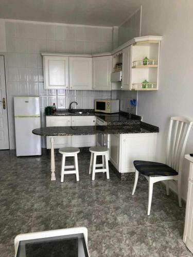 Apartamento Vv 121 Con Balc�n En Primera L�nea de Mar