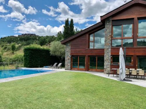 Superb Holiday Home In Aravell With Private Pool