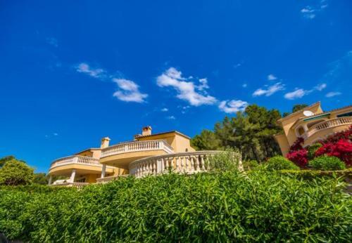 Alcanada Holiday Home Sleeps 6 With Pool Air Con And Wifi