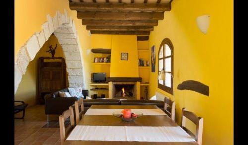 Villa In L'arbocar de Baix Sleeps 7 With Pool